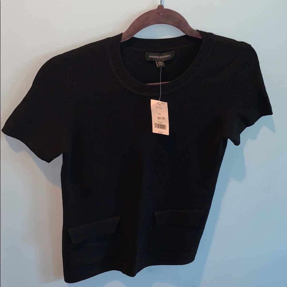 Black pocketed top